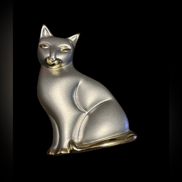 Satin and Glossy Finish Gold Tone Metal Sitting Cat Brooch 2.5” X 2” - Picture 3 of 11